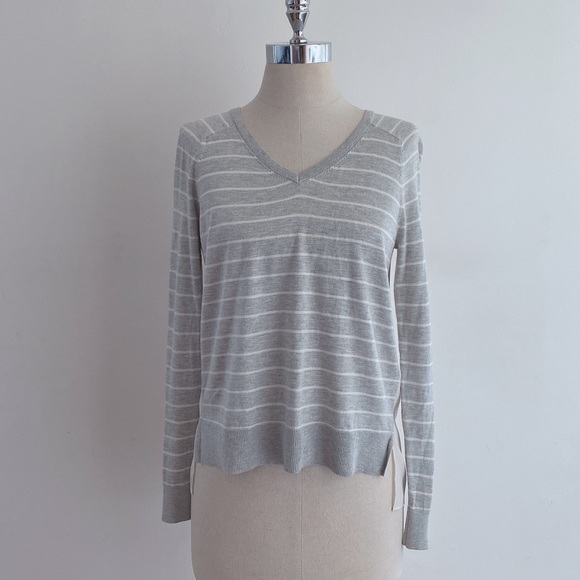 Loft Vneck stripped sweater - Picture 2 of 4
